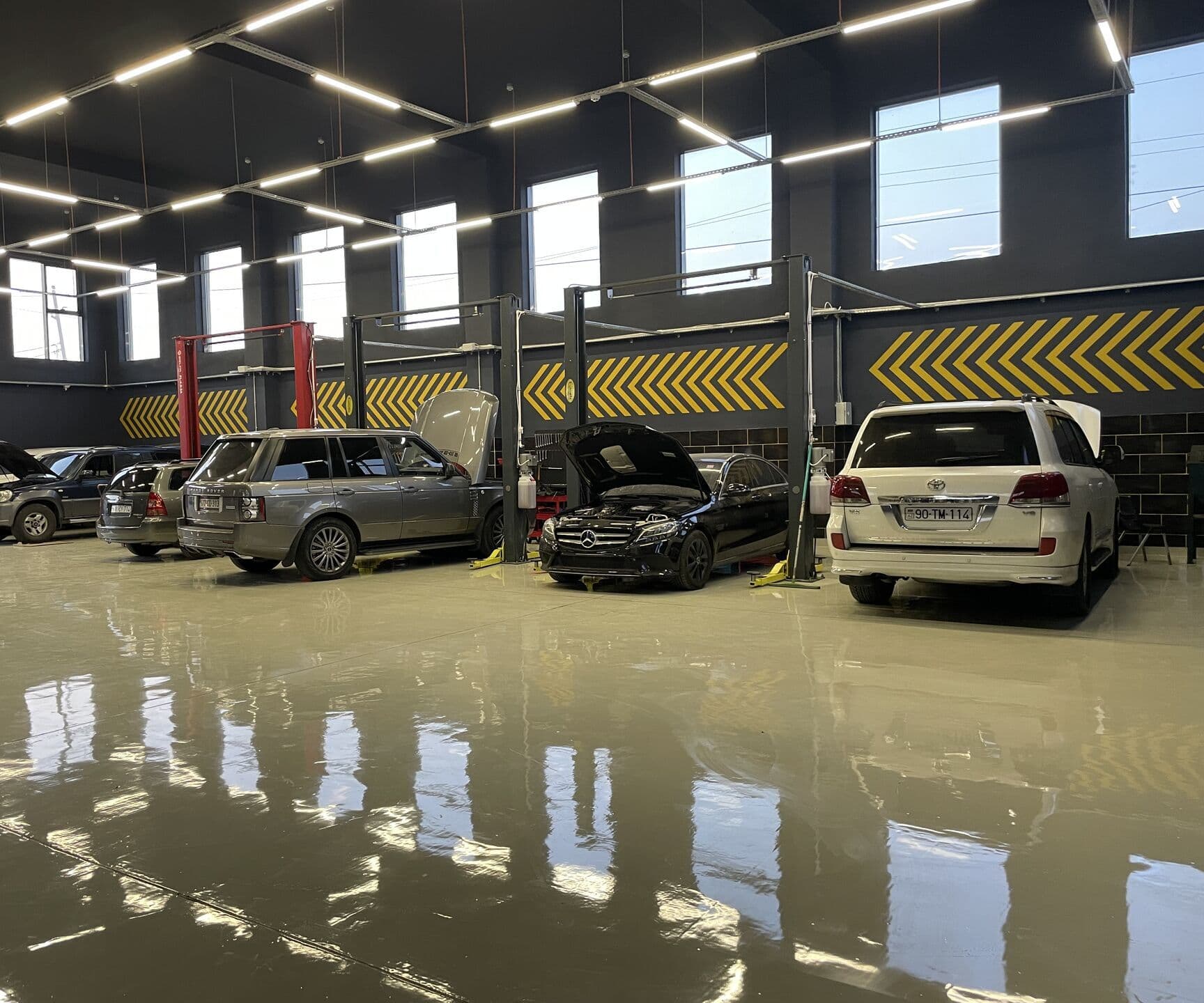 AzonAuto xidmət zonası – emalatxana